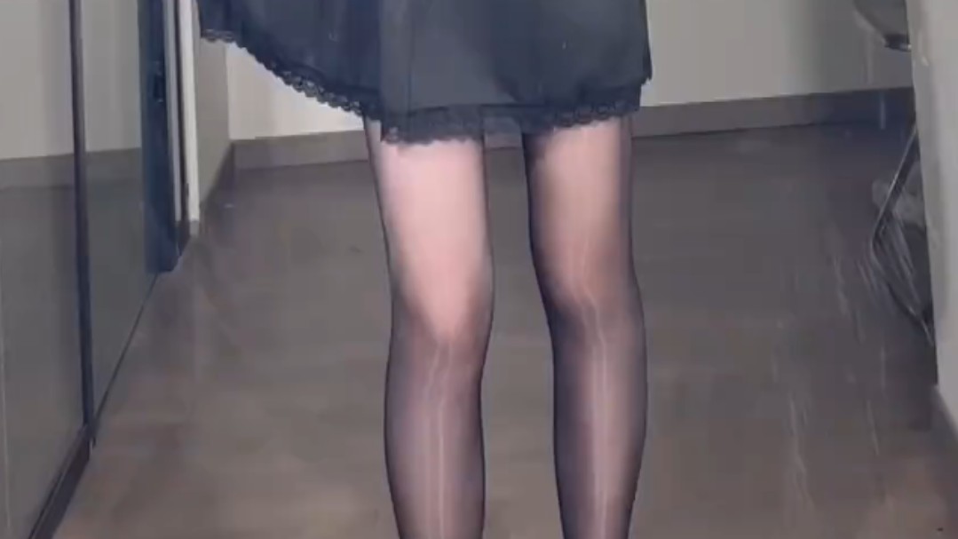 Black skirt ➕ oil silk high heel absolute absolute son