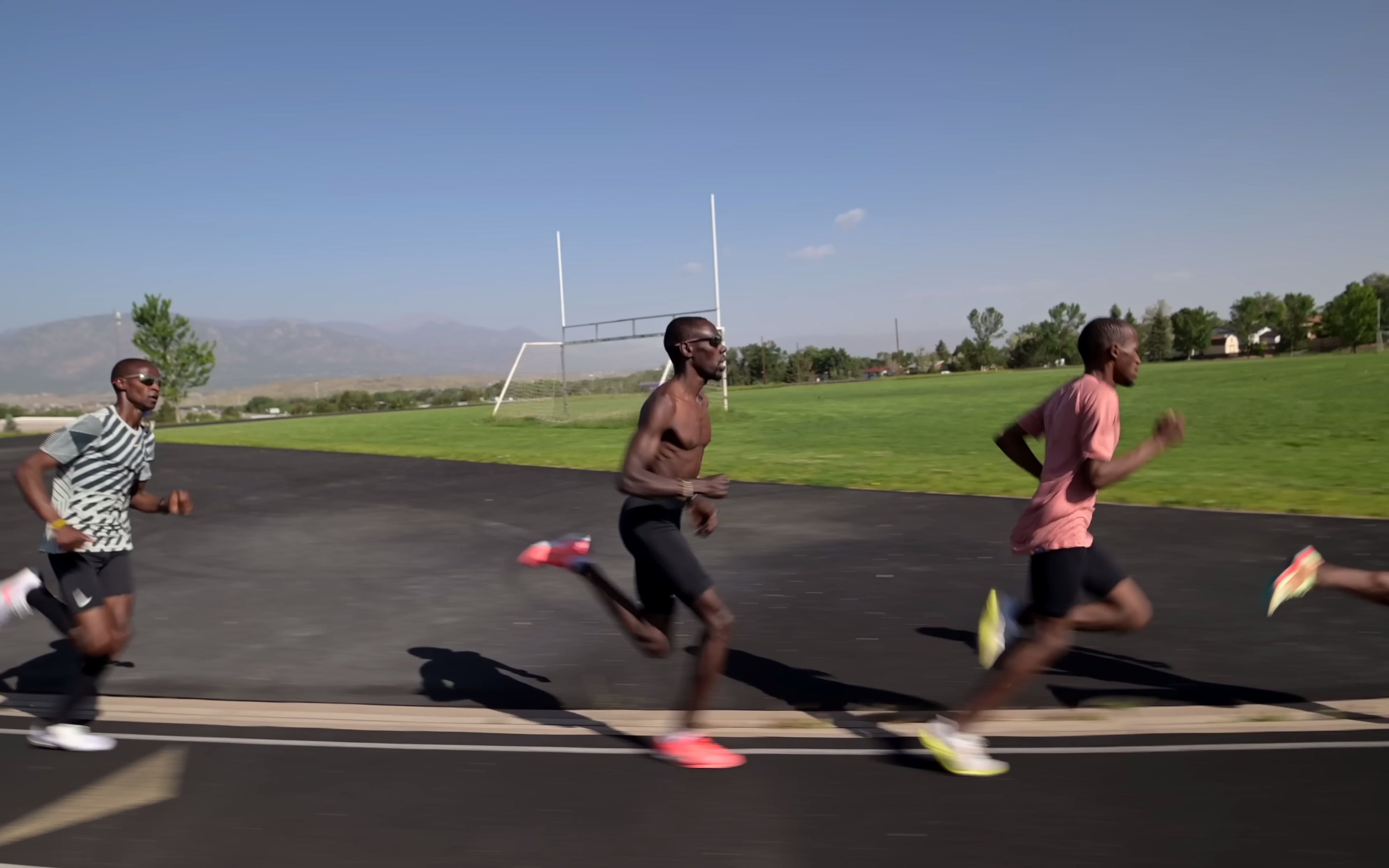 [4K]个人认为最好看的跑姿（里约奥运会银牌得主）【保罗切利莫Paul chelimo】间歇训练视频(16 x 400m)