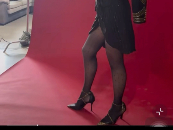 黄奕高跟鞋黑丝拍摄