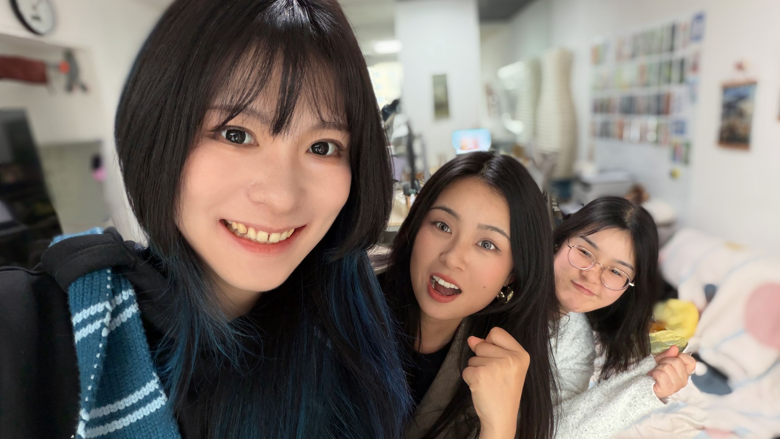 500块钱让朋友给我搭10套衣服！朋友扯了块布就来了…