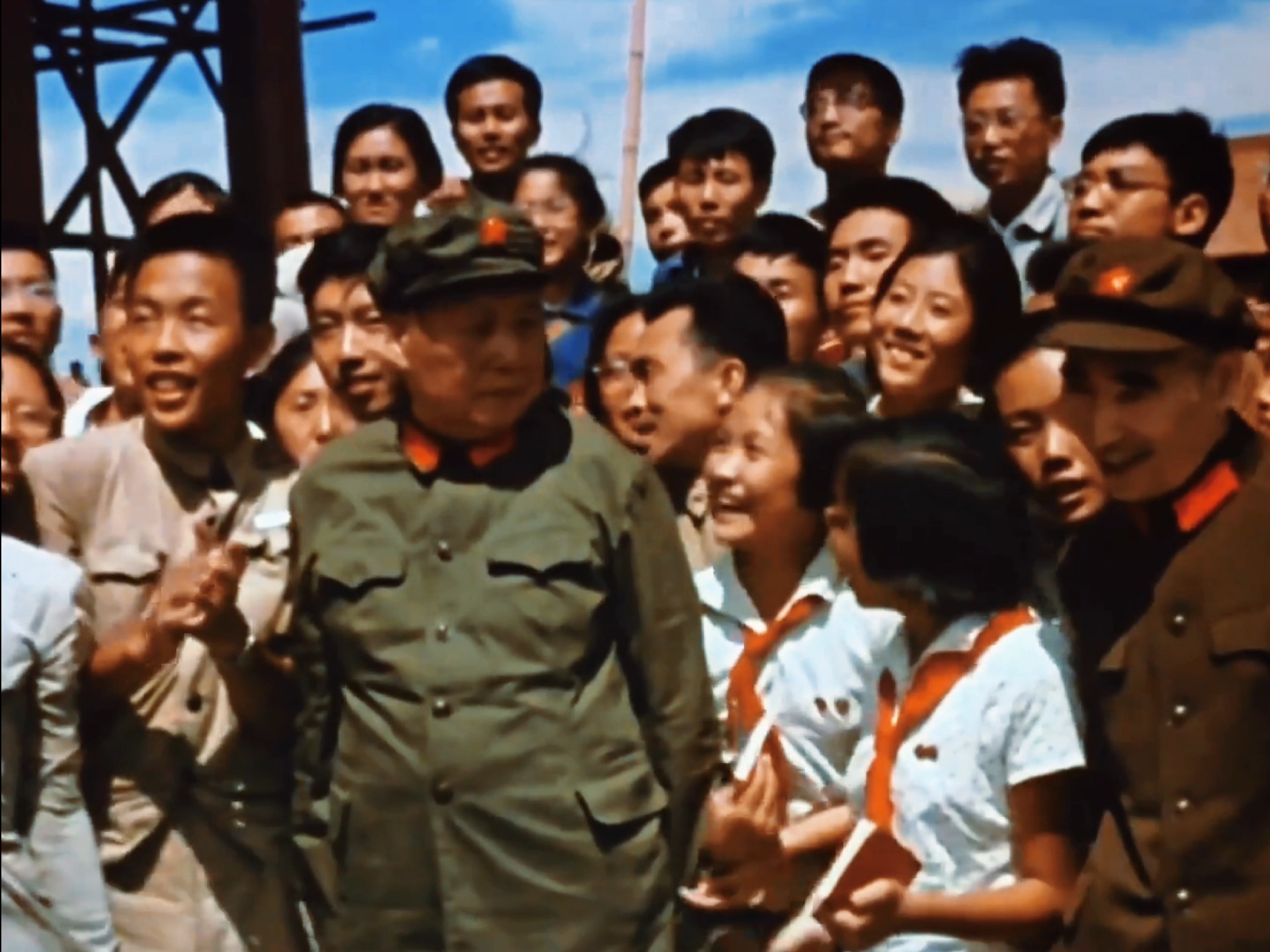 “十分红处竟成灰”