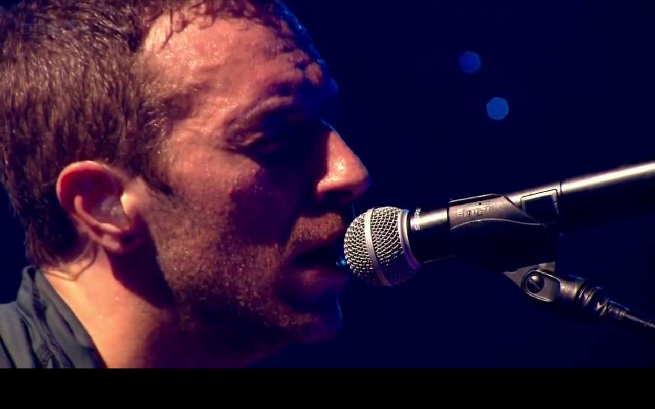 【中英字幕】【Coldplay】Life is for living (live from Glastonbury)_哔哩哔哩_bilibili