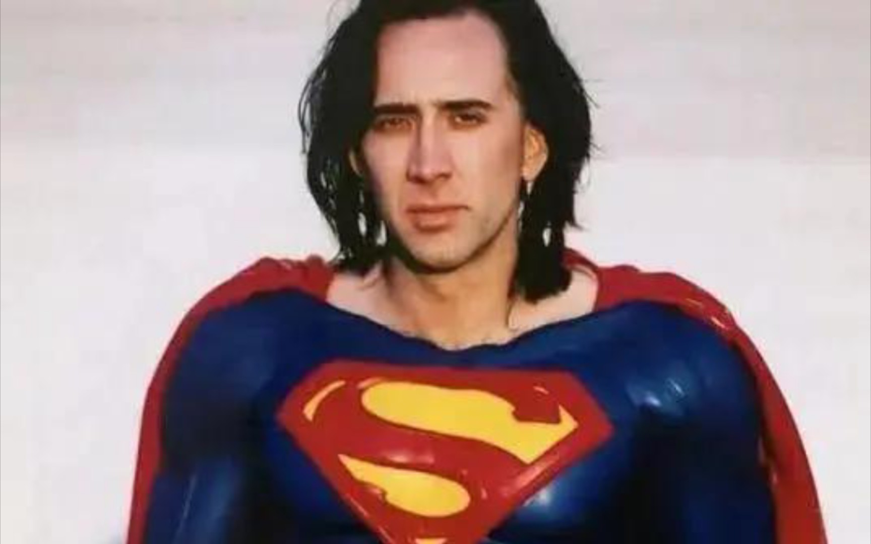 尼古拉斯凯奇在《闪电侠》中客串了一把超人，终于圆了多年的心愿