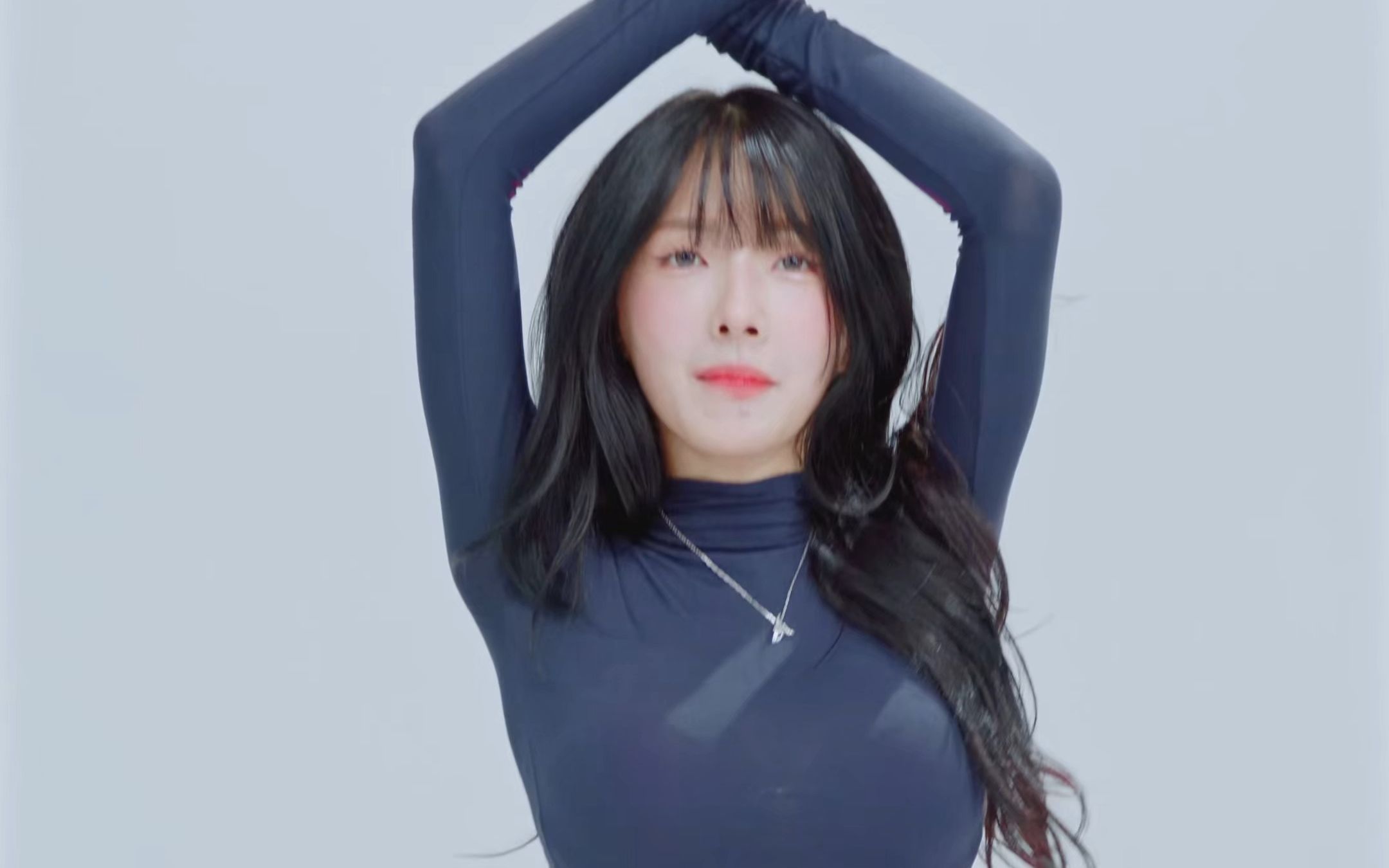 Seo Young, red, purple sweater