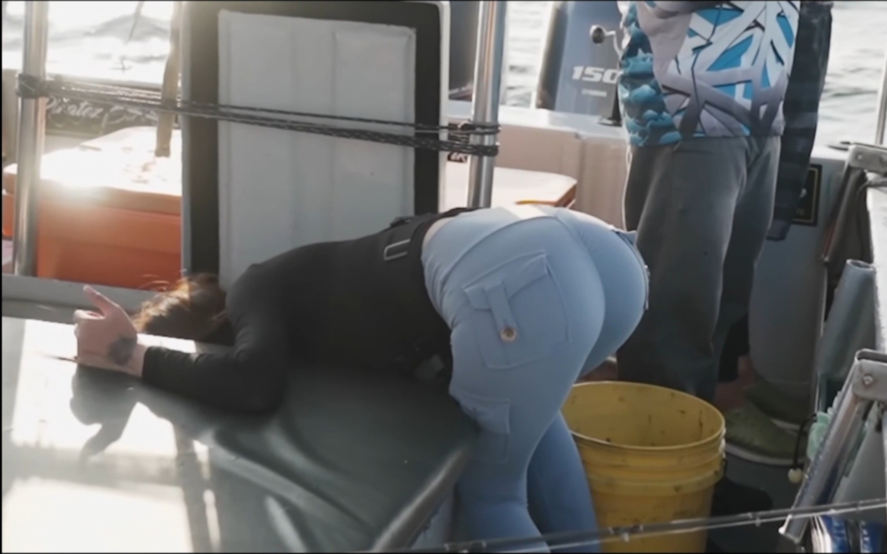 Taiwan Girl Sea Fishing