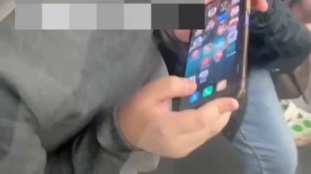 公交车上的一幕