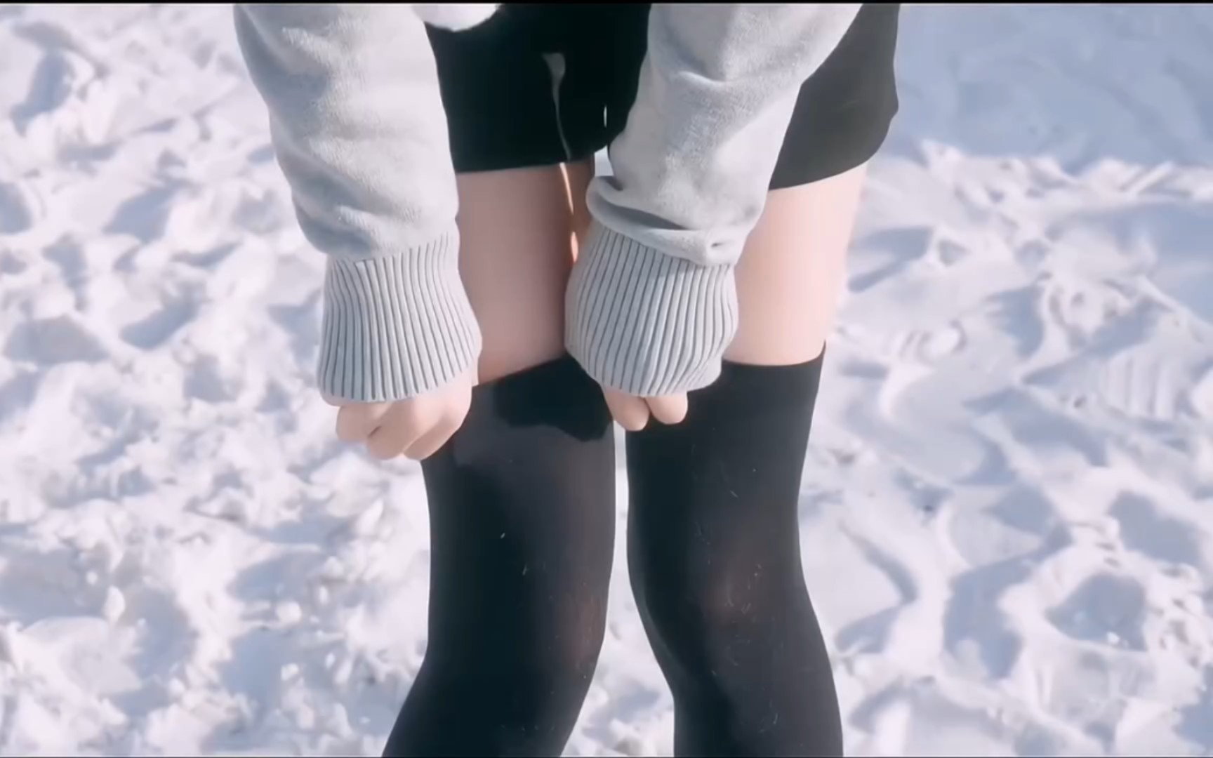 Shoes or si socks look good