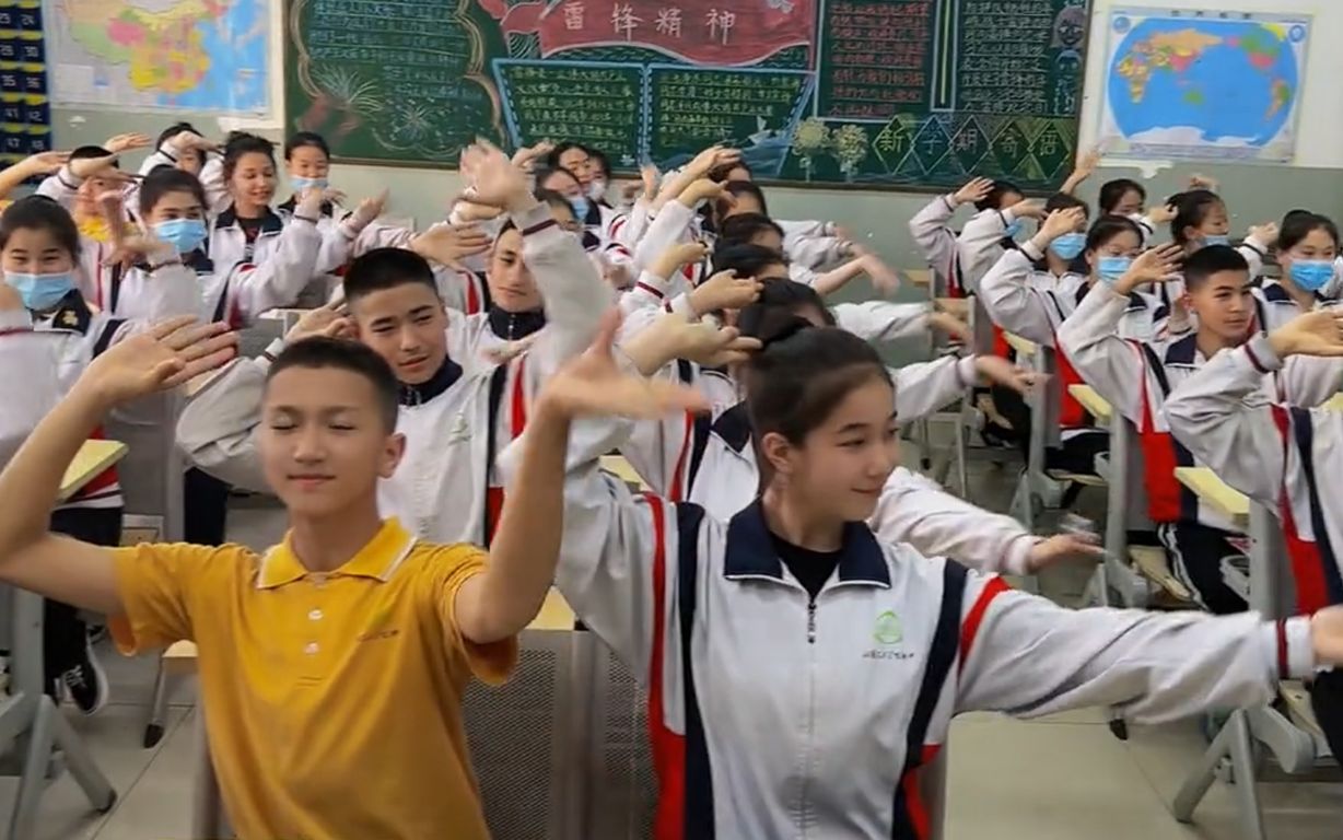 新疆学生跳舞视频火爆全网，各个颜值爆表惊艳众网友