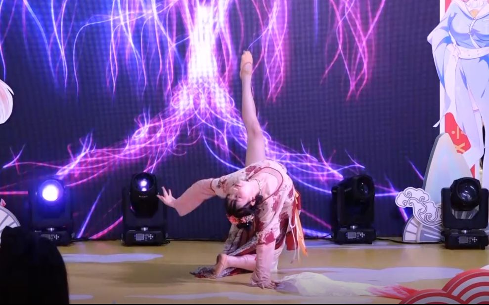 做技巧社死现场（记得穿打底裤指舞蹈纱裤）