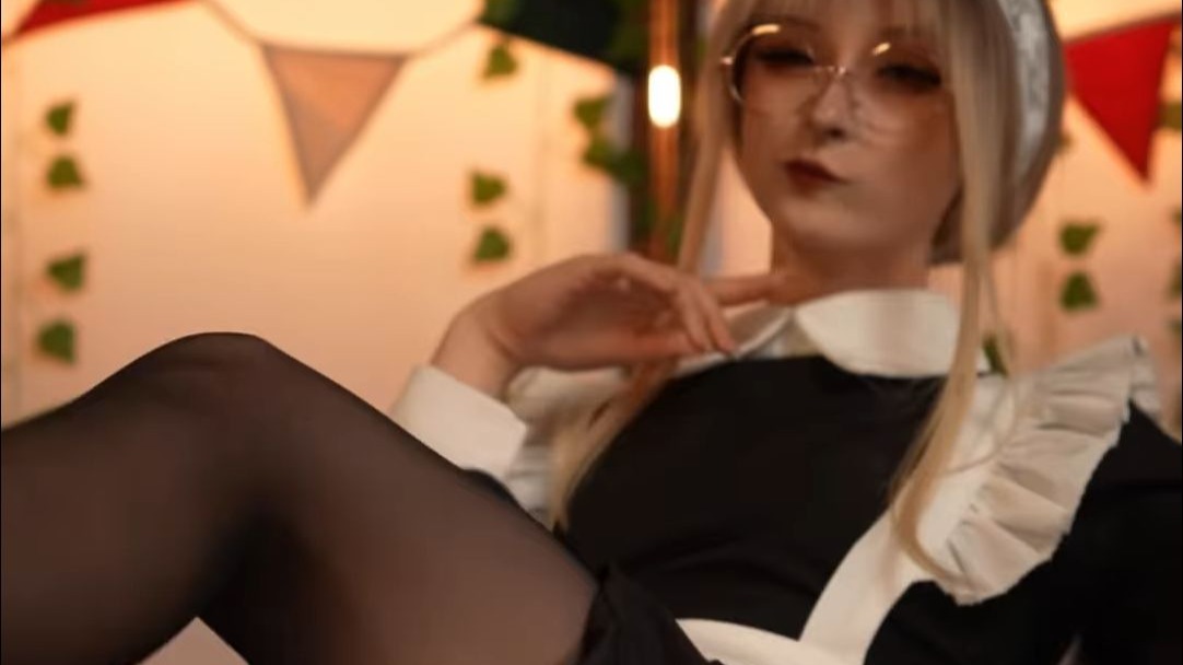 Miss Maid is getting ready for work!✨