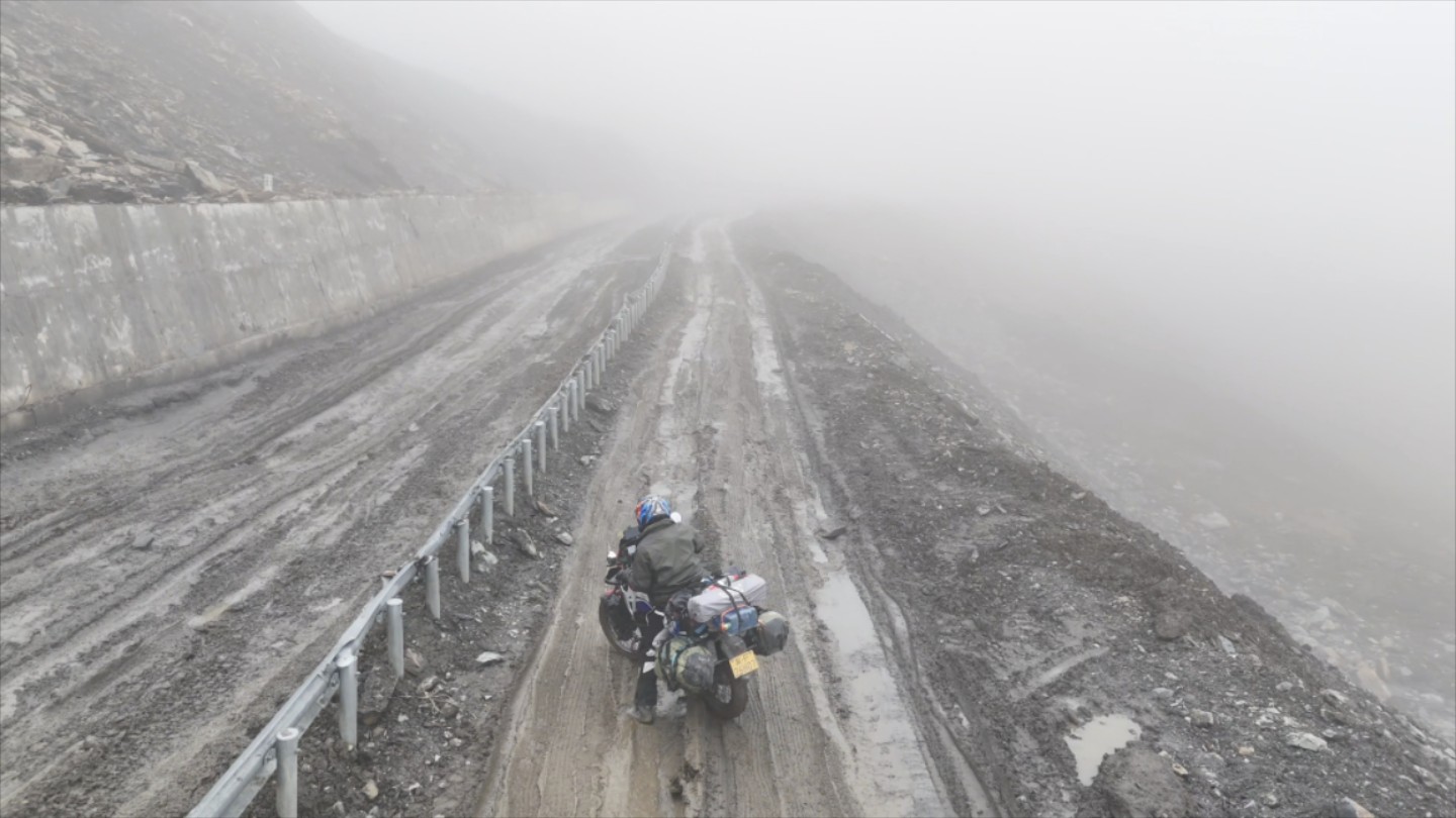 摩旅西藏骑行219比巴拉山垭口，今天是最长的视频，走的最烂的路，没有之一