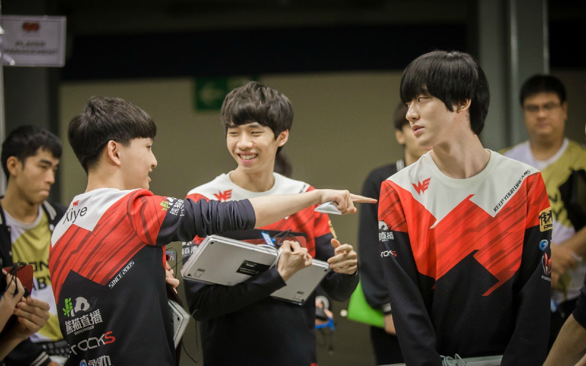 we战队成员照片_we战队成员收入(2)