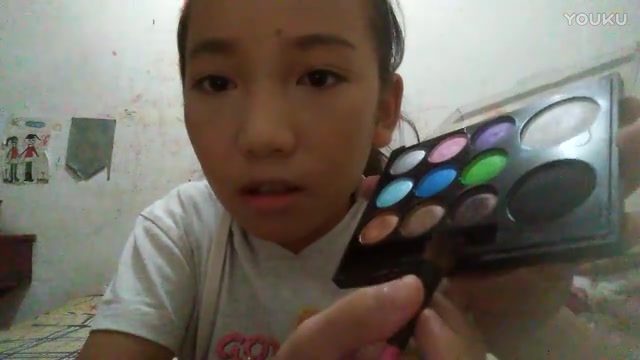 00后小学生化妆,有点喜感画小学生感恩老师图片