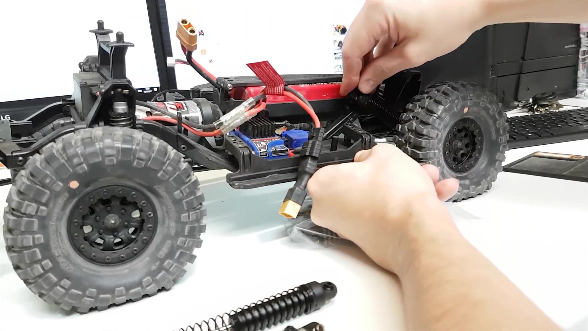 超お買い得！】 TRAXXAS 電飾等フル改造 DEFENDER110 TRX-4 ホビー