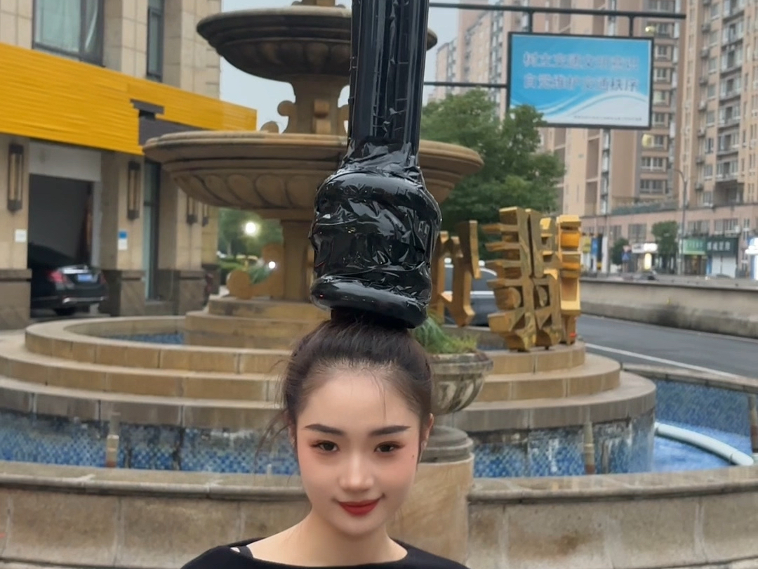 这款发型手机屏幕依旧装不下