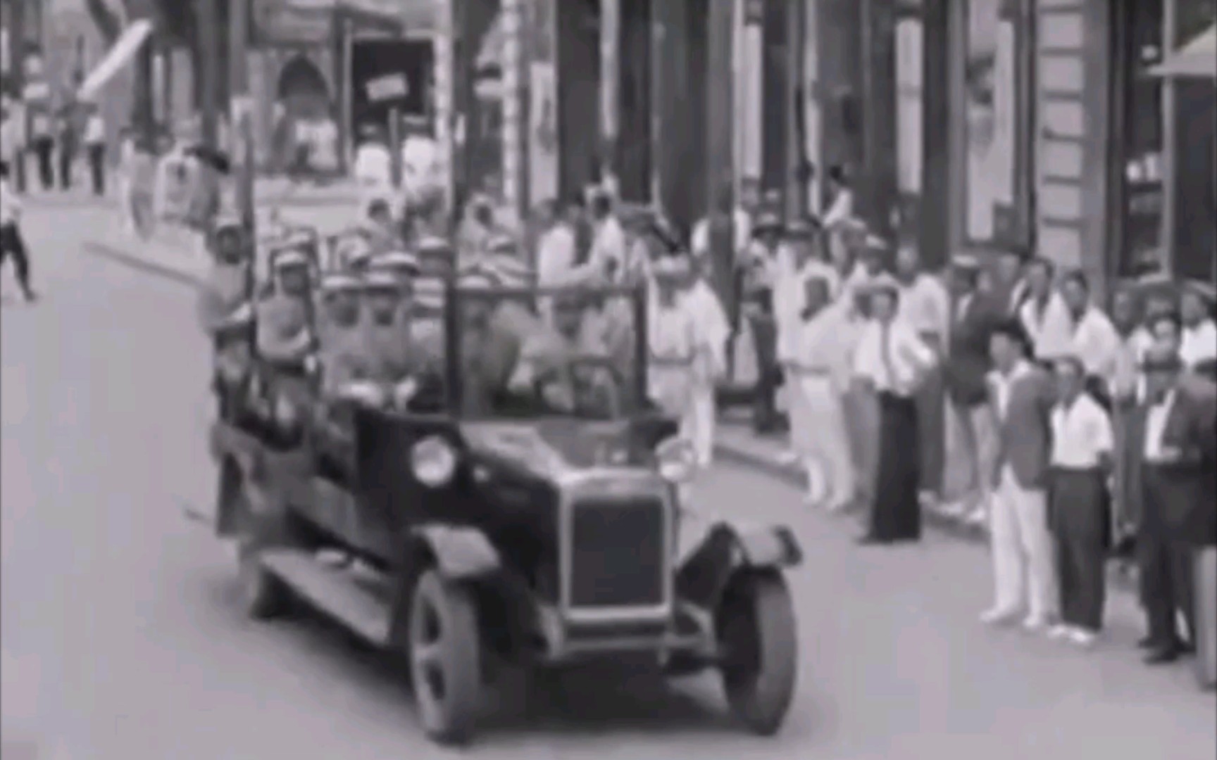 1929年张学良带领的东北军进入哈尔滨时的珍贵历史影像