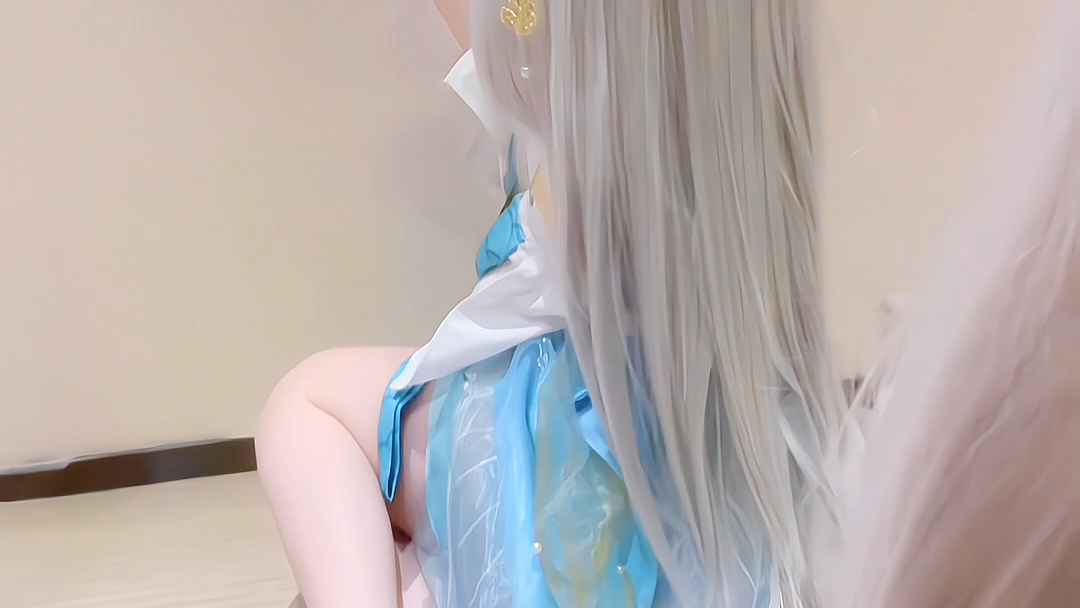 When I first met you, you were still a girl from Jiangnan. When I met you, you were already a Dragon God.
