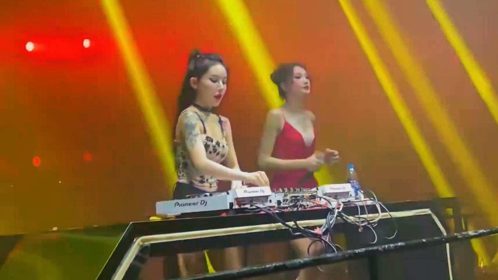 车载DJ舞曲 -今夜我一个人醉（Djrowei Remix）