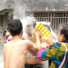 “婚闹”现场，适可而止的“婚闹”也算是一种祝福表现吧