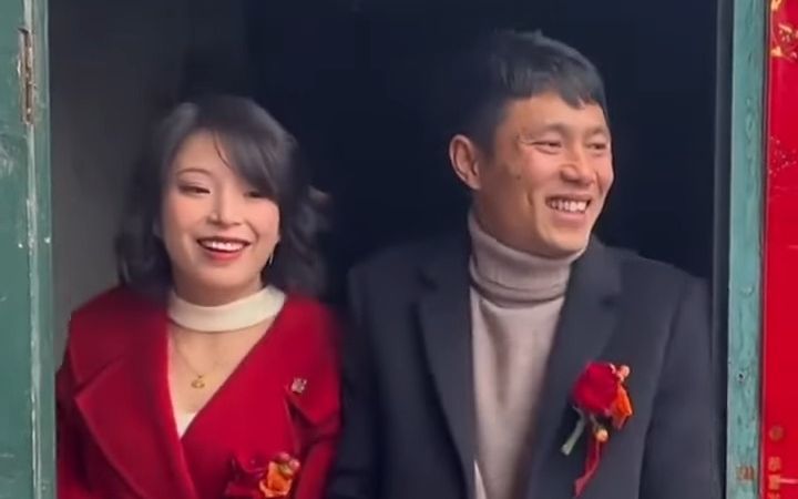 妹妹记录35岁哥哥终于找到幸福'祝福新人新婚快乐哔哩哔哩bilibili