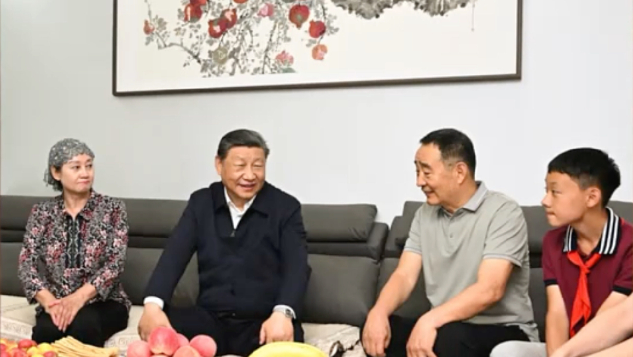 学习新语｜“要像石榴籽一样紧紧抱在一起”