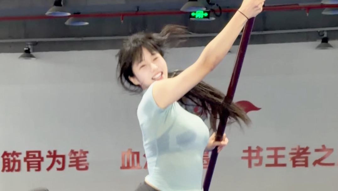 同门的小师妹居然跳不起来？