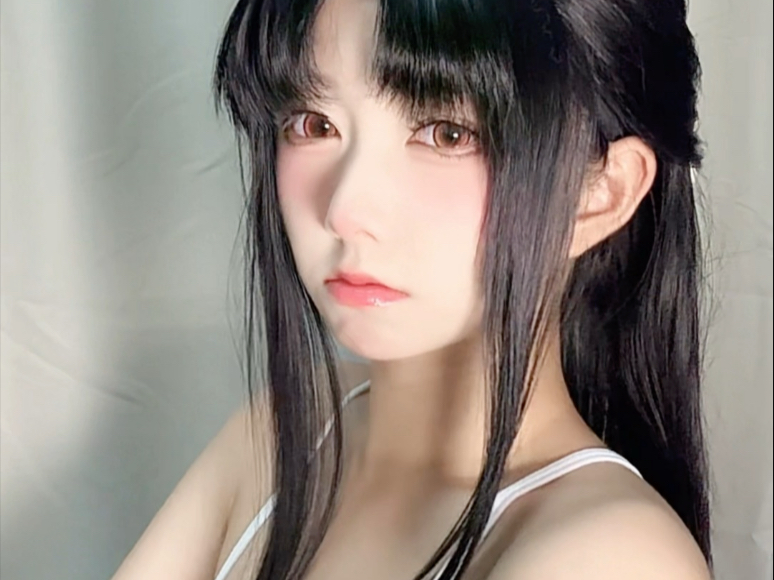 熏～说过多少次啦要吧背挺直走路嘛！