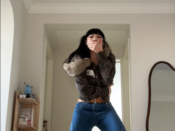 呕物塑来了😃从现在开始每天eat it eat it up | LESSERAFIM