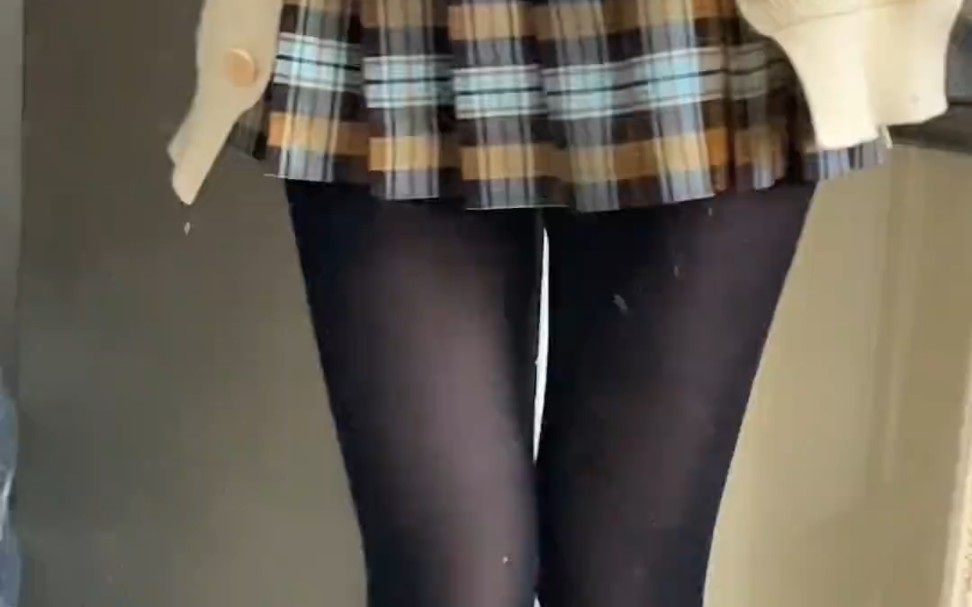 The jk with the thick black socks is great.