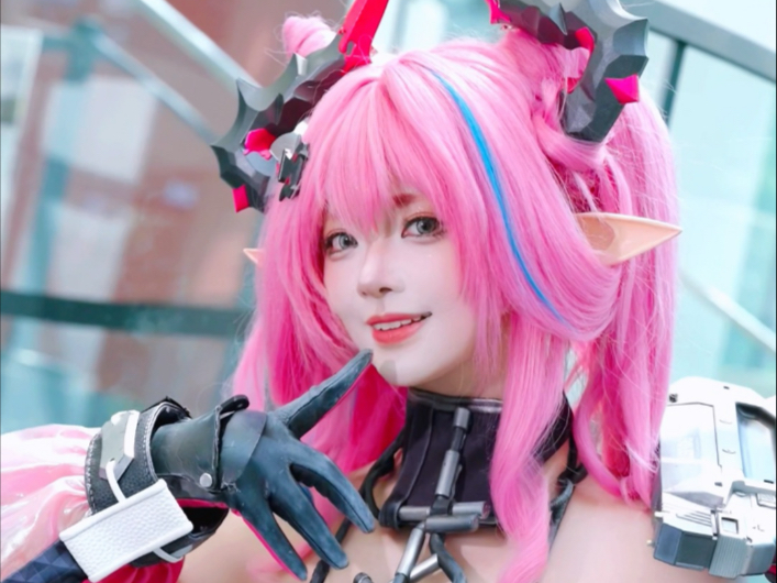 头发越粉踢人越狠