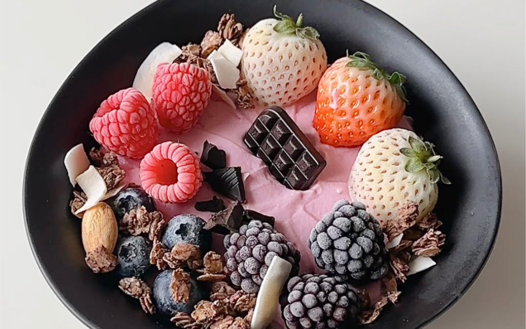 莓果黑巧酸奶碗💕