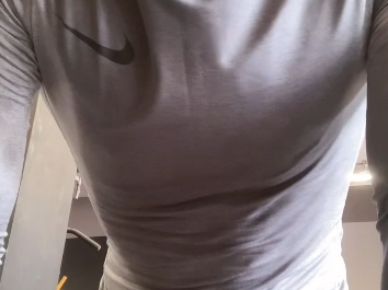 性感画家健身房锻炼