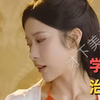 小 伙发现自己能用手伸进屏幕里，还摸到了女角色身体