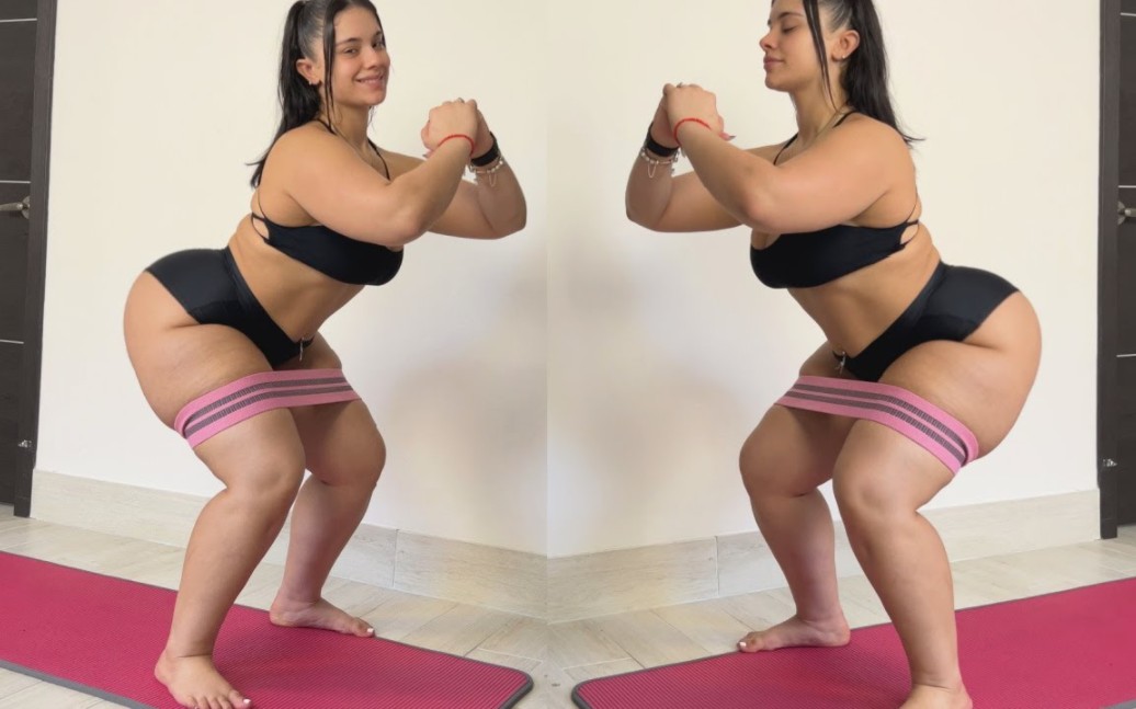 How plus-size models get their great asses!