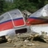 纪录片：飞机飞行中遇风暴，迫降时机身断裂冲出跑道，致11人丧生