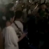 学生管乐团被困郑州东站，黑暗中奏响《歌唱祖国》
