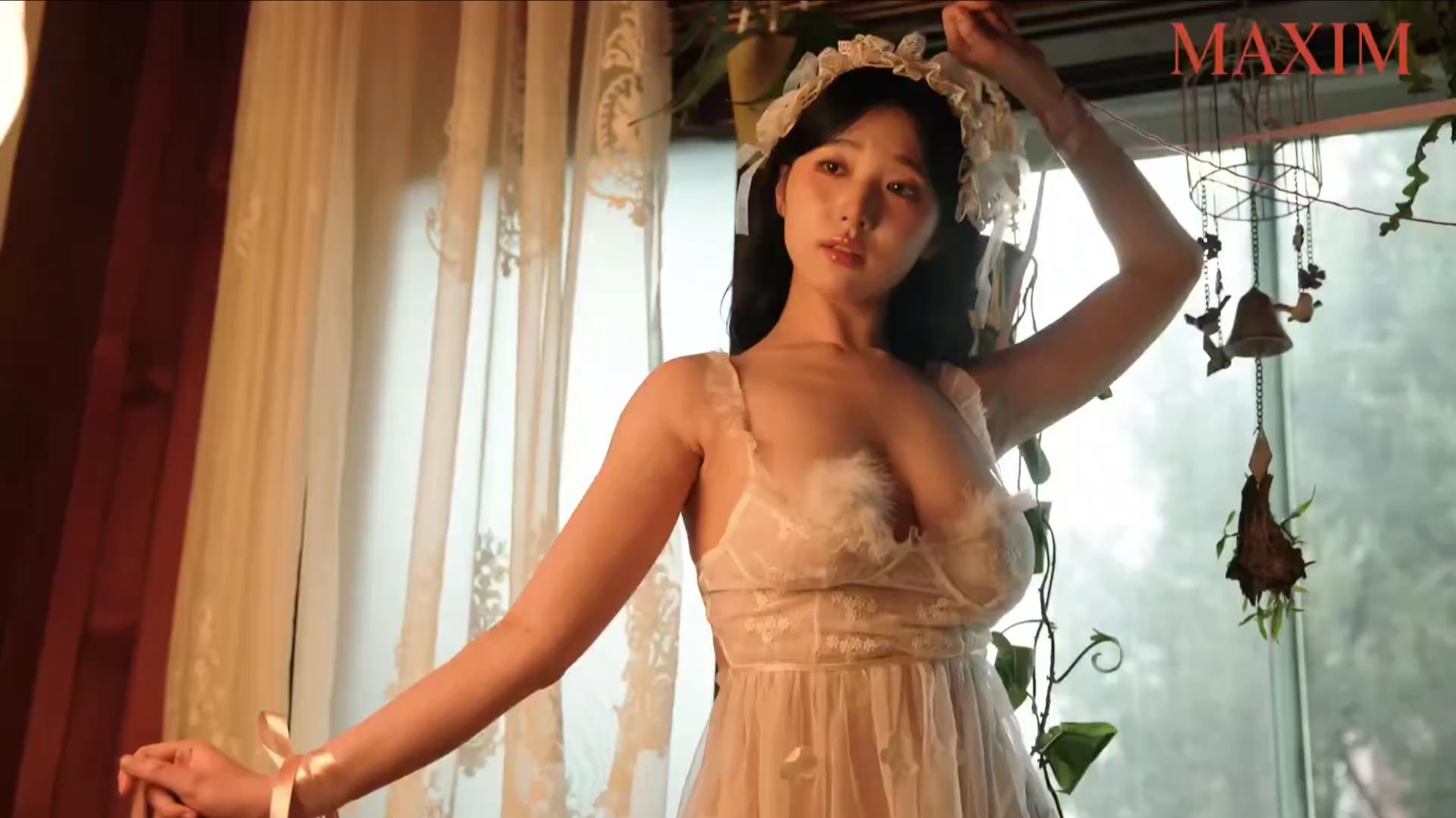 YeonWoo's childish face...