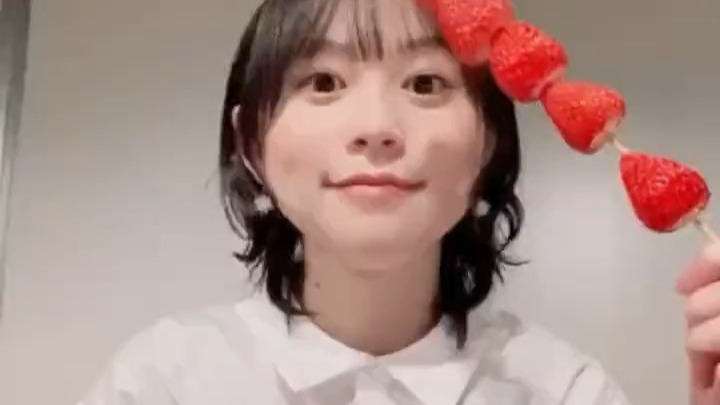 【中岛由贵】贵贵喝草莓真正的速度