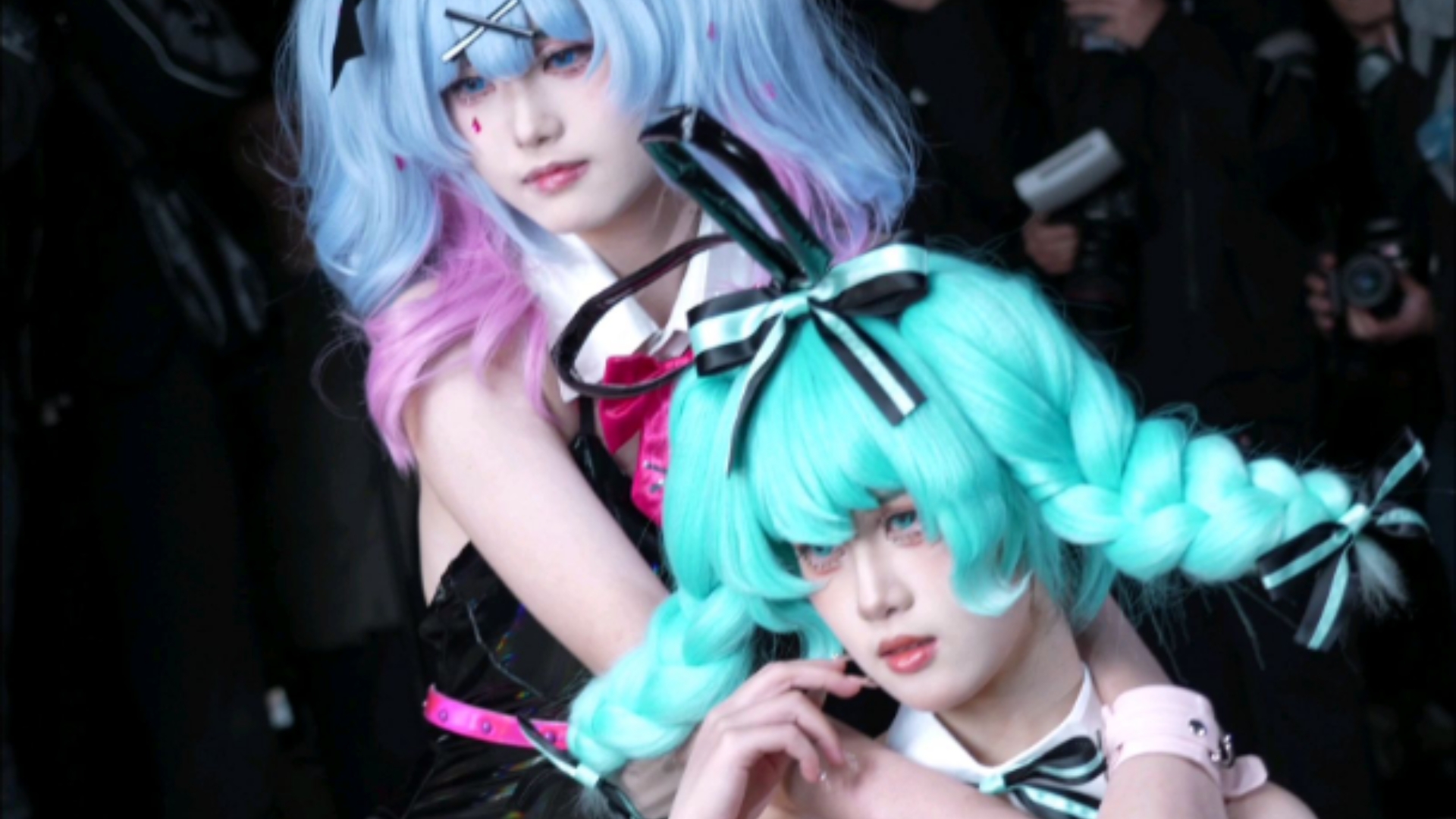 [Hatsune Double Bunny Girl cos] - No black shorts super restored, back stairs many people (complete w thin)