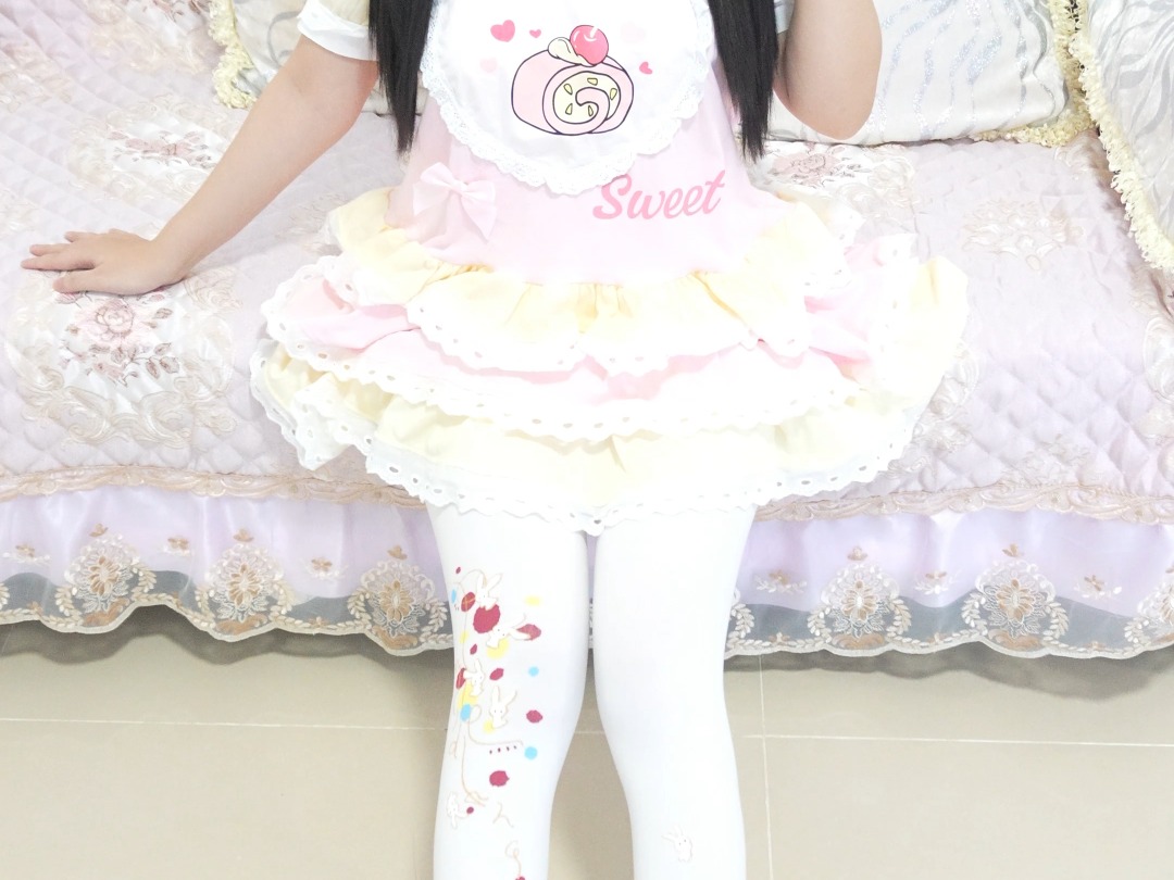 New Arrival Yellow Cake Daughter