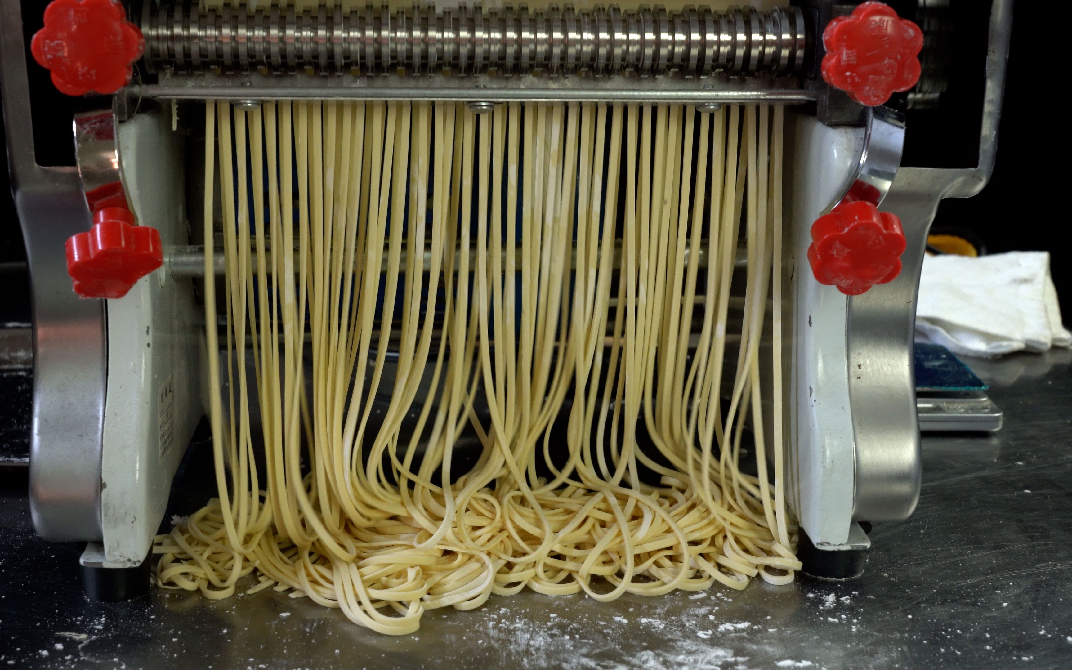 02:04 全国美女都要学会做鸡蛋面，拿捏住男人的胃，彩礼才会高