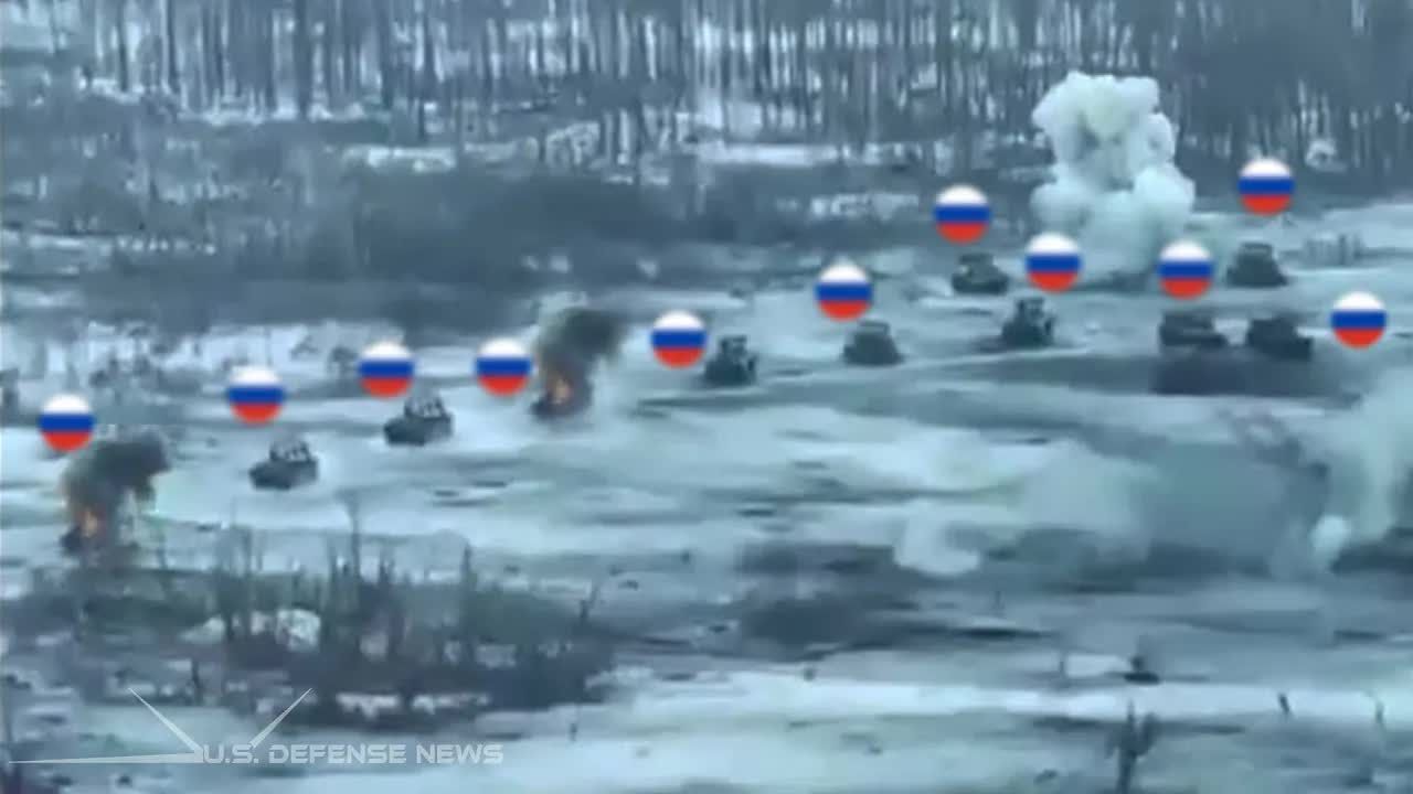 高能瞬间！乌军海马斯摧毁俄军武装直升机以及大量装甲车！