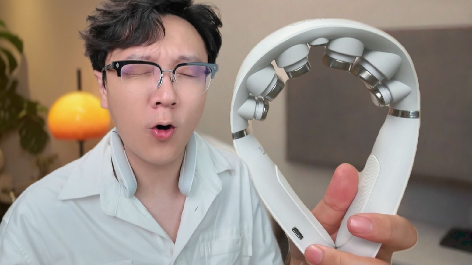 七夕送礼｜低头族女朋友颈椎有救了？7天实测：脉冲式真比揉捏式更有用？