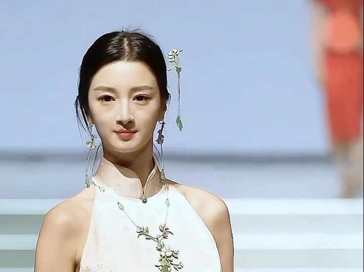 模特陈宝月旗袍秀