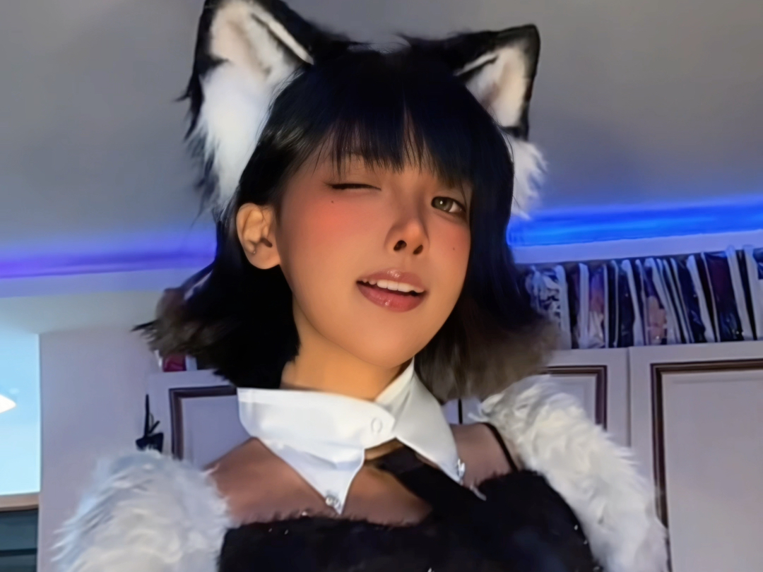 Sword and Horses for Black Skinned Cats