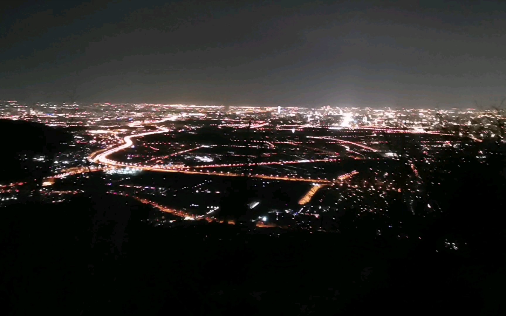 夜登鬼笑石赏北京城