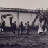 清代人民在舞龙（1901）