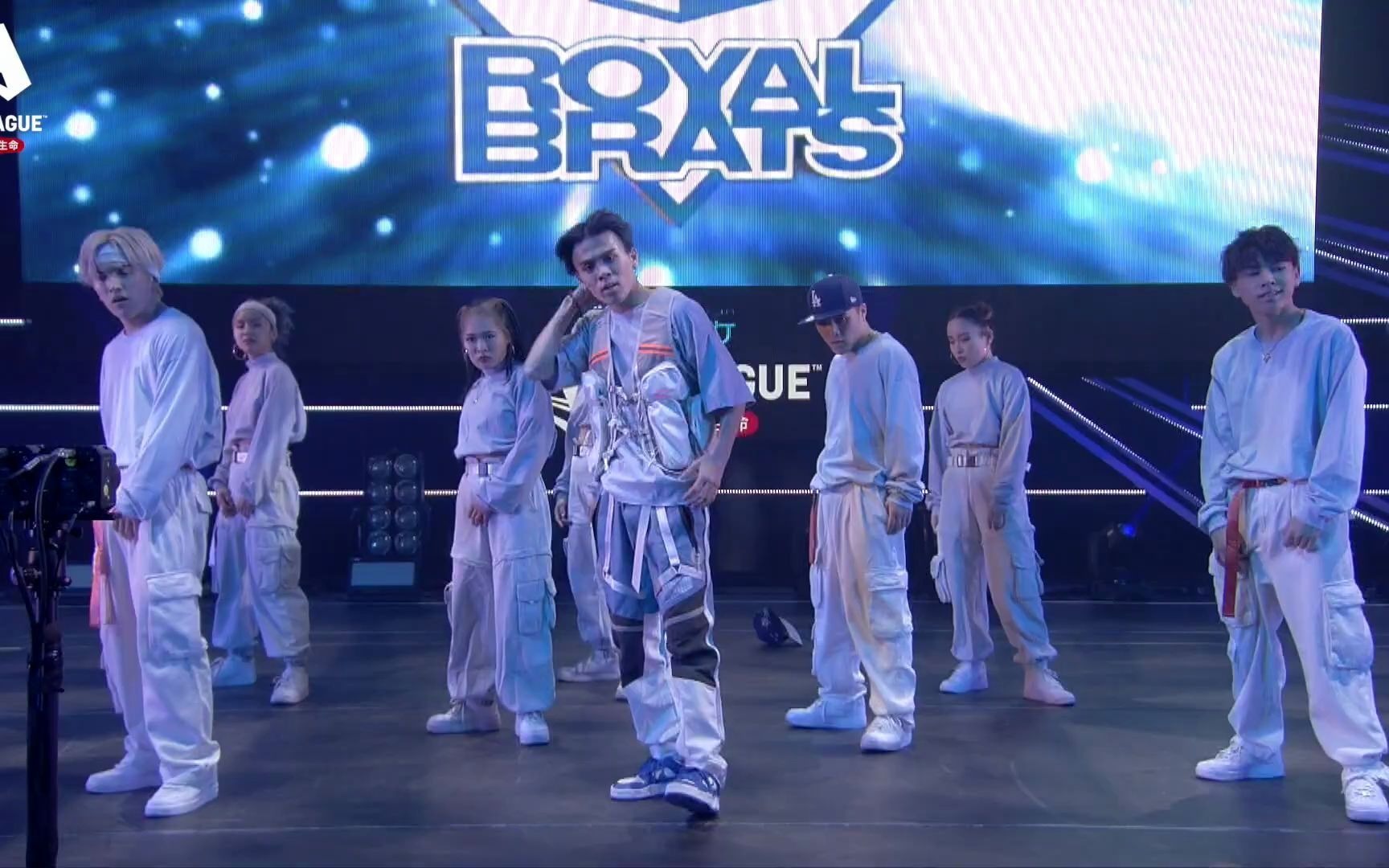 日本Swag女王Rie Hata带徒弟们在潮牌店Hiphop齐舞！atmos pink × RIEHATA