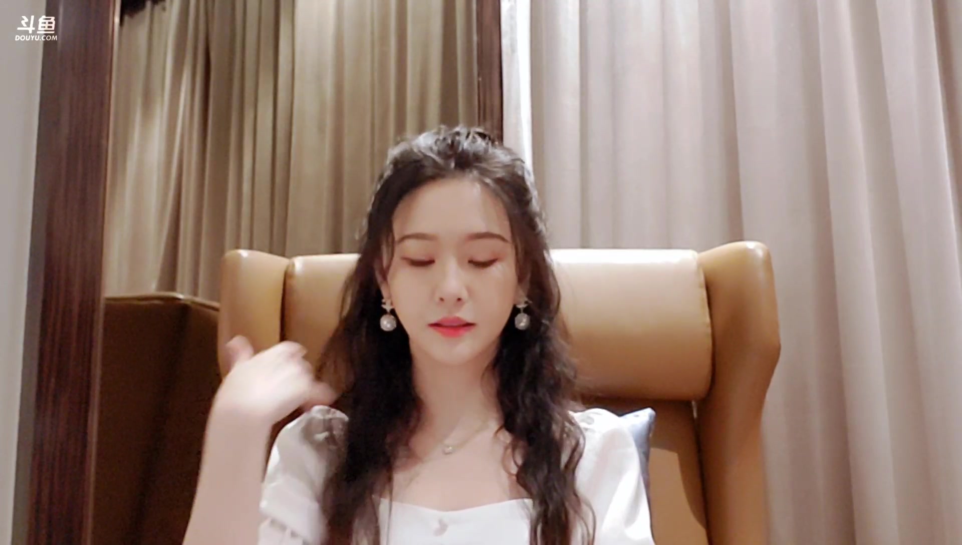 【阿冷aleng丶】2020-08-28 斗鱼标题:今天晚点播哦~~_哔哩哔哩_bilibili