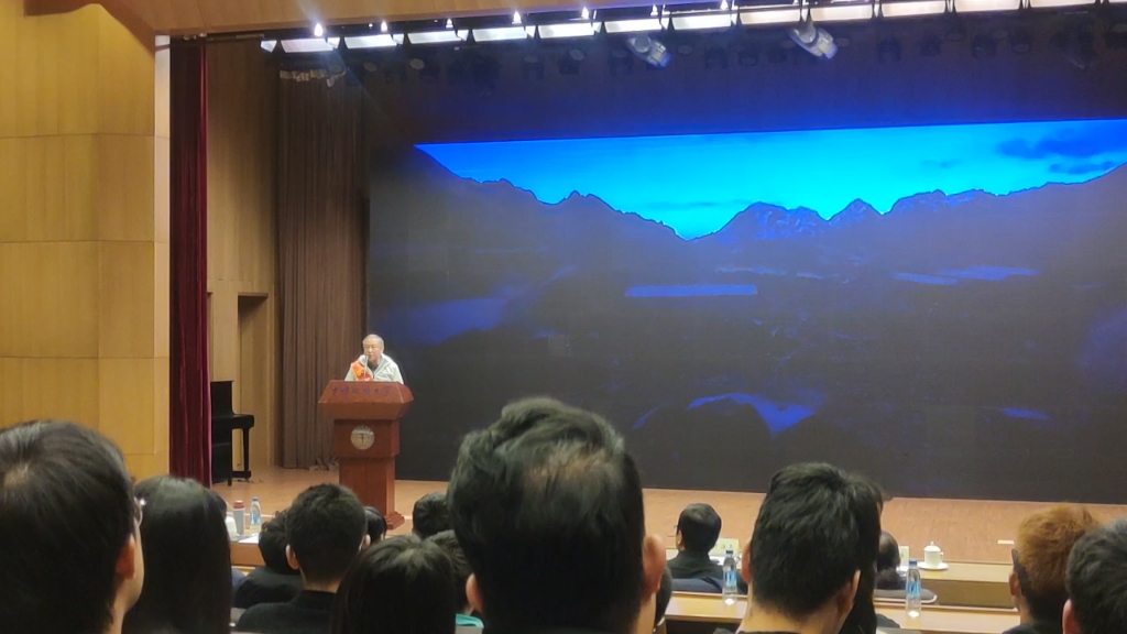 中国登山家夏泊渝在中国地质大学精彩演讲